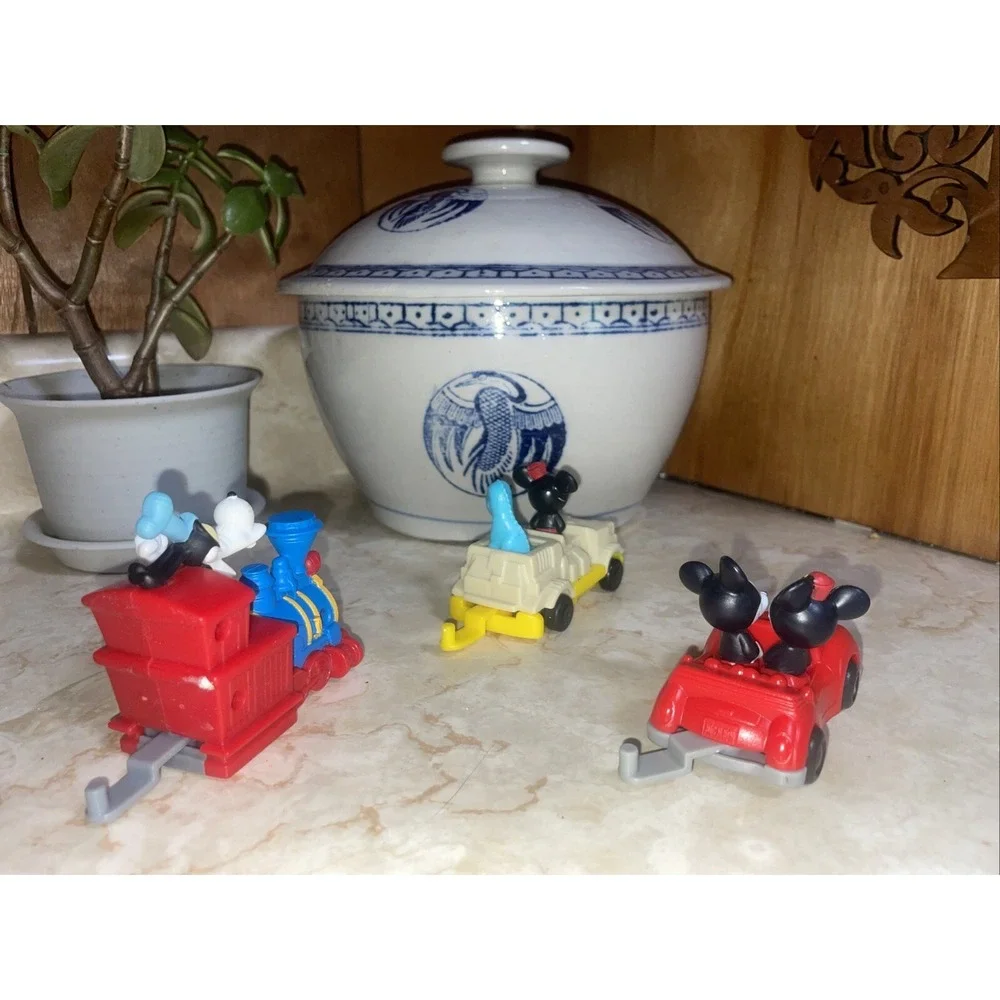 Walt Disney World Dinosaur Mission Space Runaway Railway‎ Plane Train Car Toys